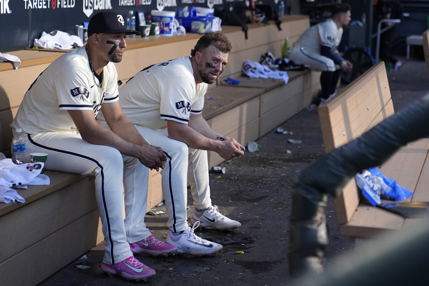 Twins let 4 coaches go after late-season flop, including entire hitting staff | iNFOnews.ca