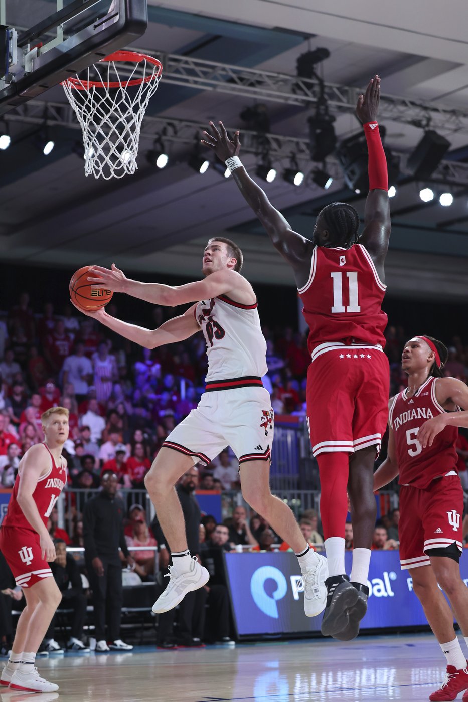 Louisville scores 52 second-half points to race past No. 14 Indiana 89-61 in the Battle 4 Atlantis | iNFOnews.ca Louisville scores 52 second-half points to race past No. 14 Indiana 89-61 in the Battle 4 Atlantis | iNFOnews.ca