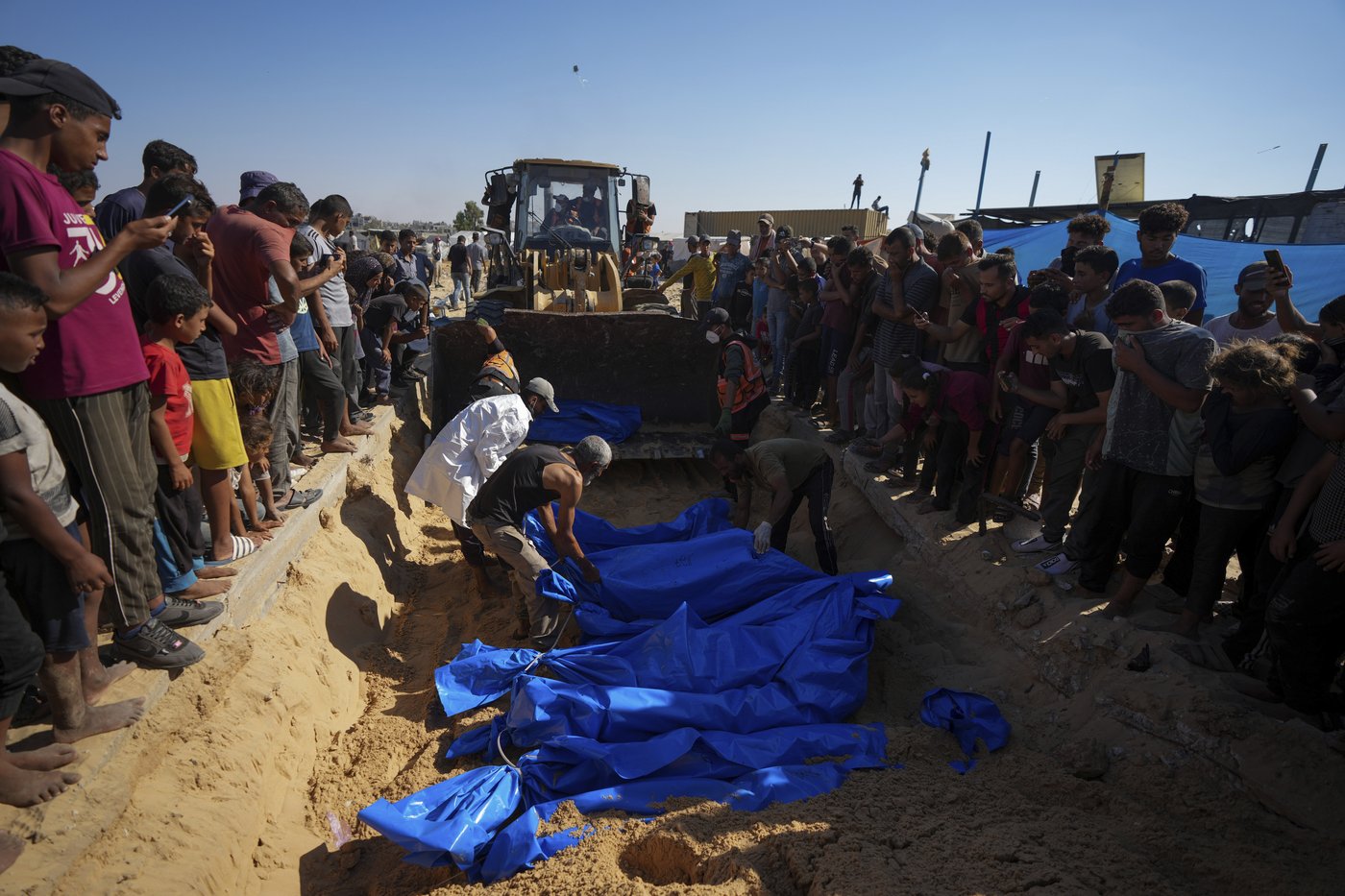 At least 11 killed in Israeli strike that hit a school in northern Gaza | iNFOnews.ca At least 11 killed in Israeli strike that hit a school in northern Gaza | iNFOnews.ca