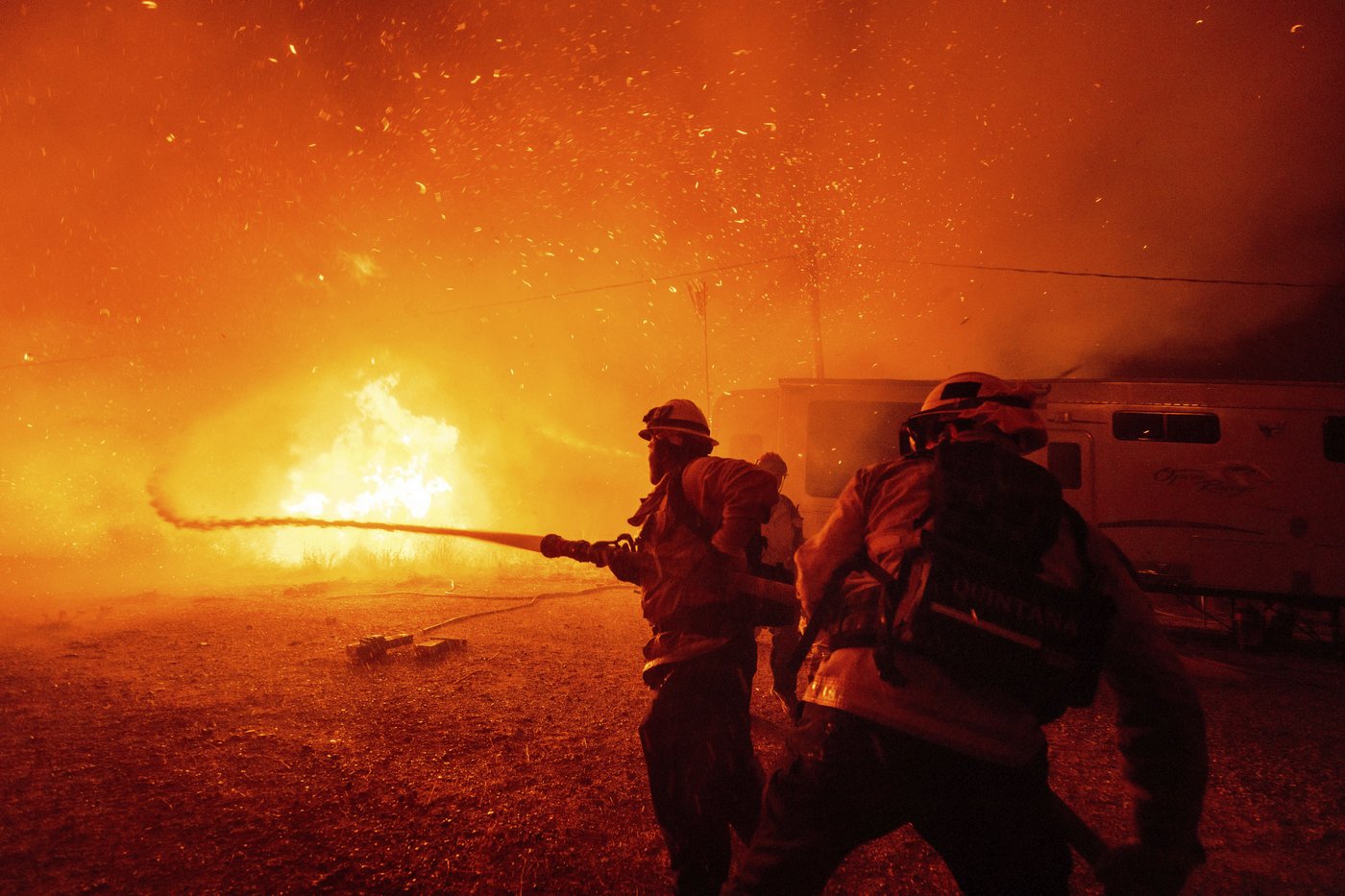 Over 50,000 under evacuation orders or warnings as wildfire imperils homes north of Los Angeles | iNFOnews.ca
