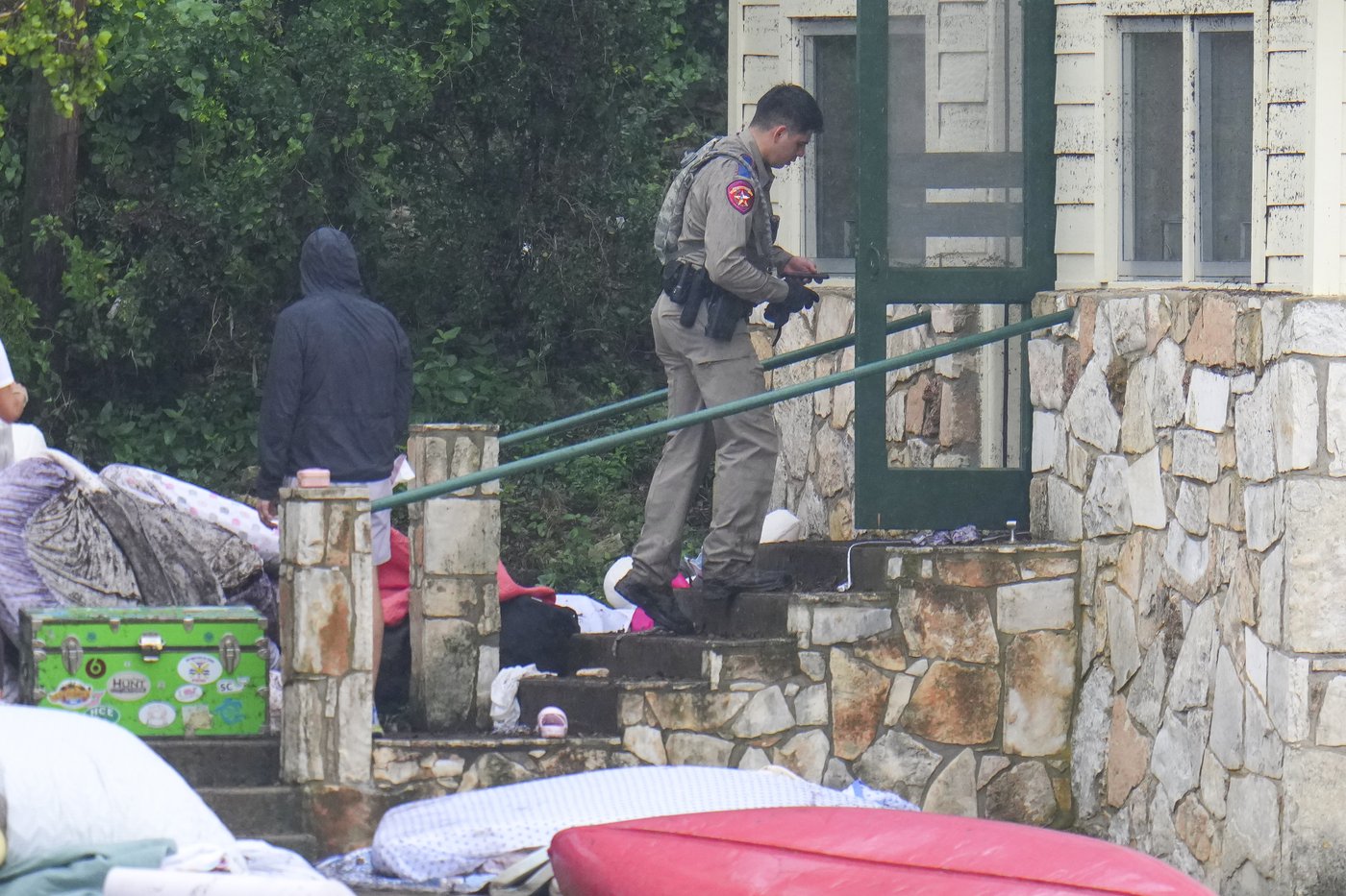 PHOTO COLLECTION: Texas floods leave dozens dead and missing as rescuers search devastated landscape | iNFOnews.ca PHOTO COLLECTION: Texas floods leave dozens dead and missing as rescuers search devastated landscape | iNFOnews.ca