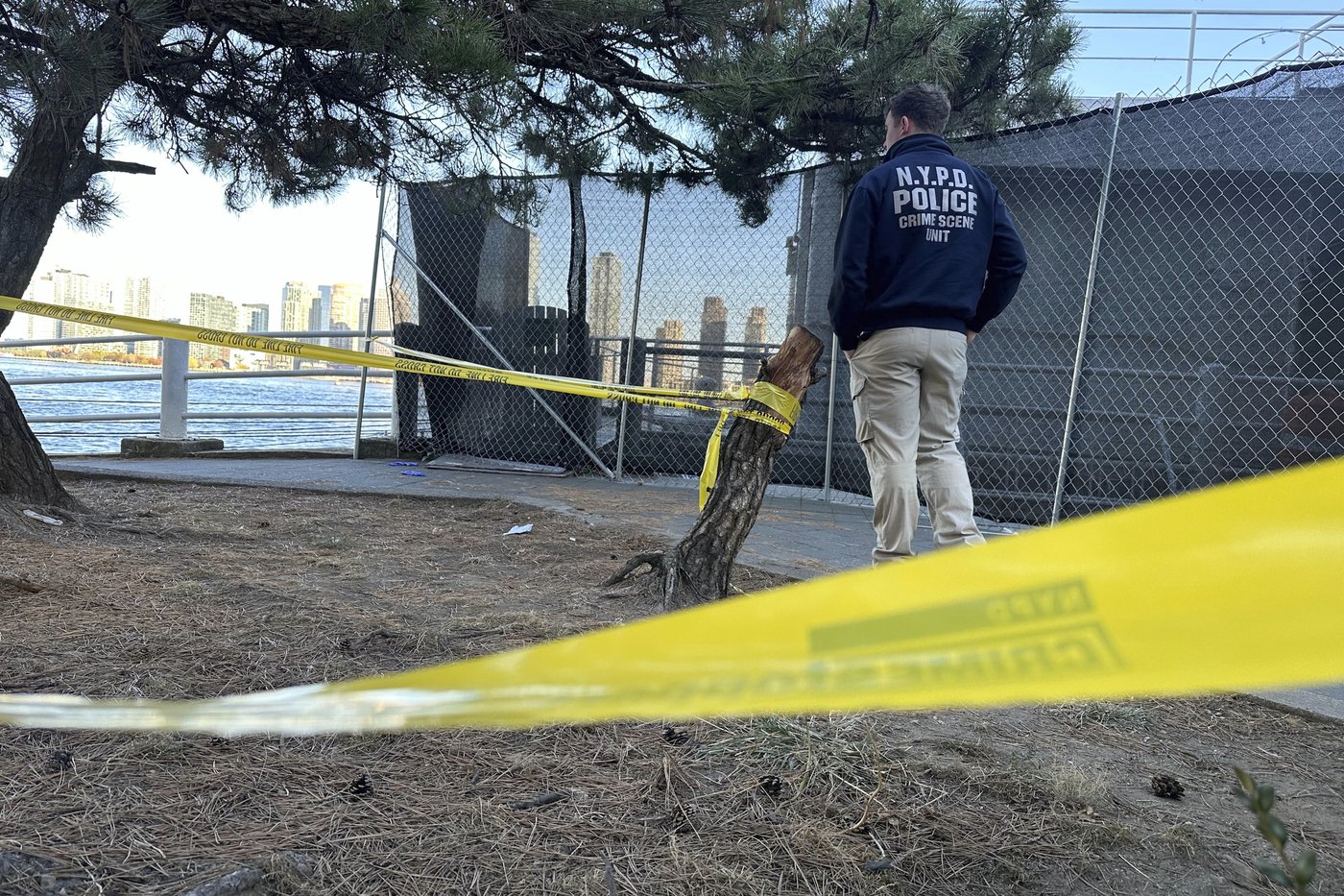 3 people are killed in random stabbings in New York City. A suspect is in custody | iNFOnews.ca 3 people are killed in random stabbings in New York City. A suspect is in custody | iNFOnews.ca