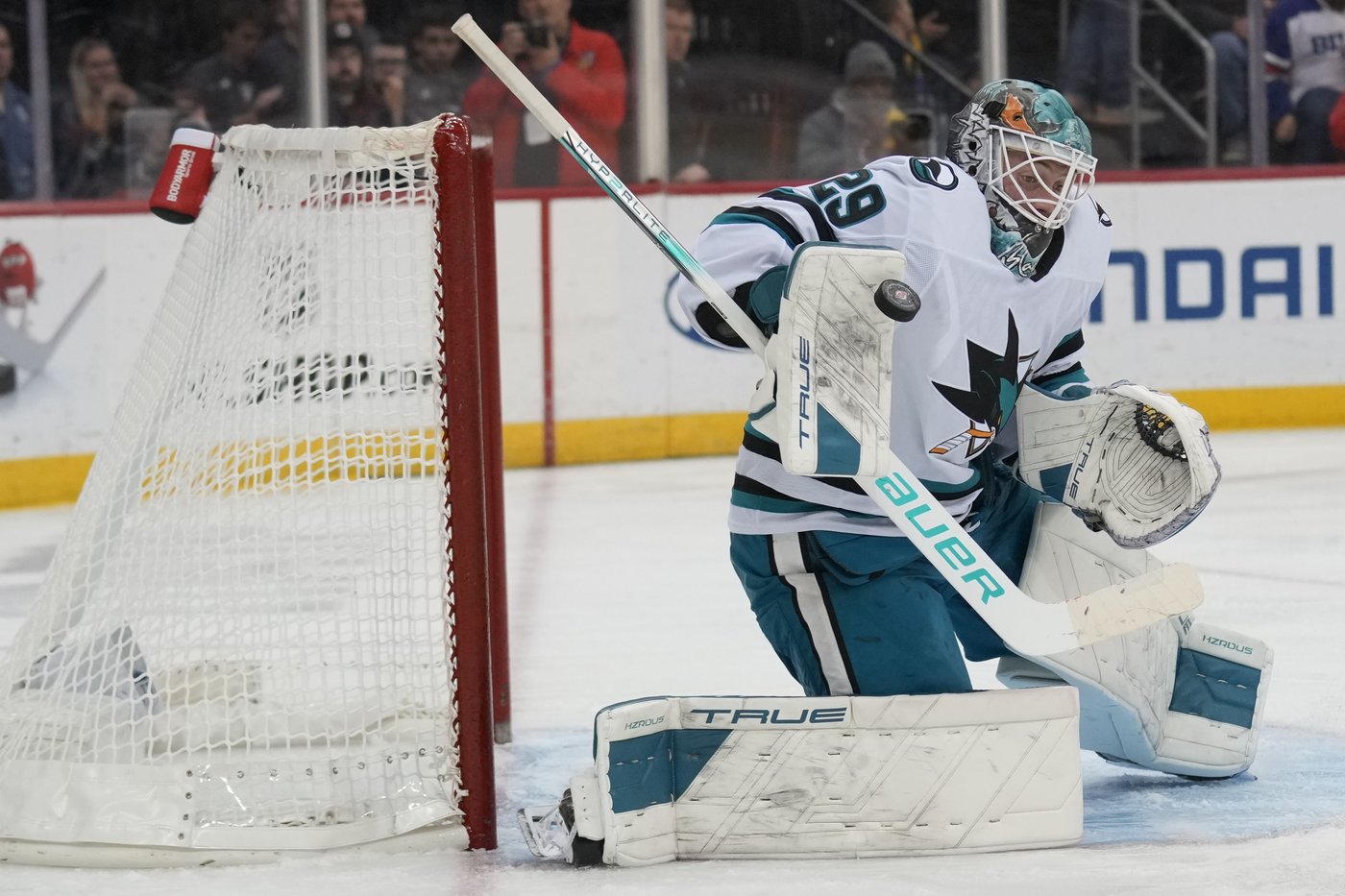 Sturm scores lone goal, Blackwood stops 44 shots and Devils edge Sharks 1-0 | iNFOnews.ca Sturm scores lone goal, Blackwood stops 44 shots and Devils edge Sharks 1-0 | iNFOnews.ca