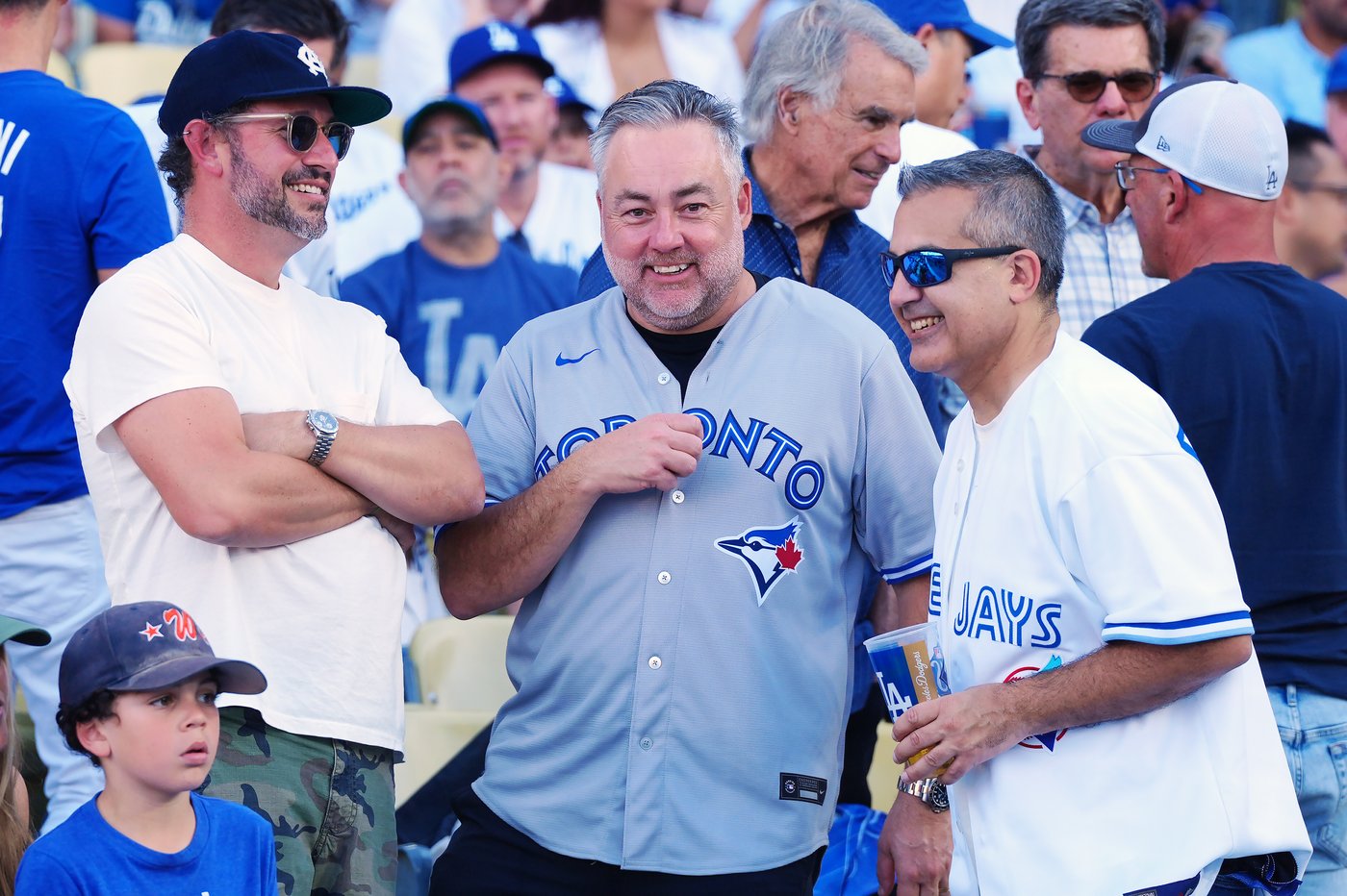 Photo Gallery: Blue Jays beat Dodgers 6-2 in Game 4 to tie Series | iNFOnews.ca