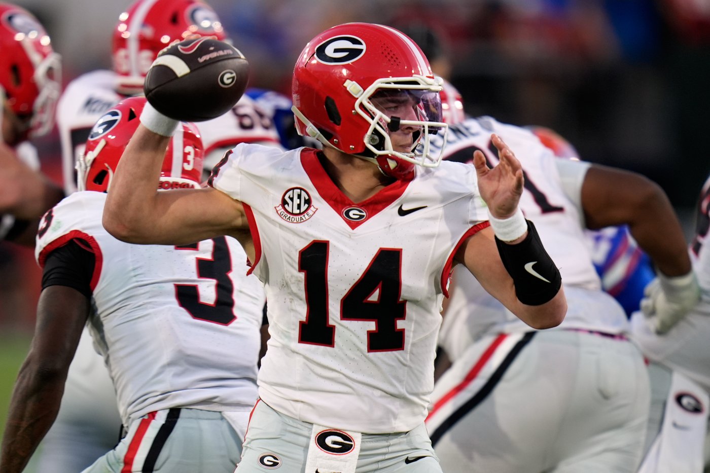 No. 5 Georgia faces No. 10 Texas in a critical SEC matchup on Saturday | iNFOnews.ca