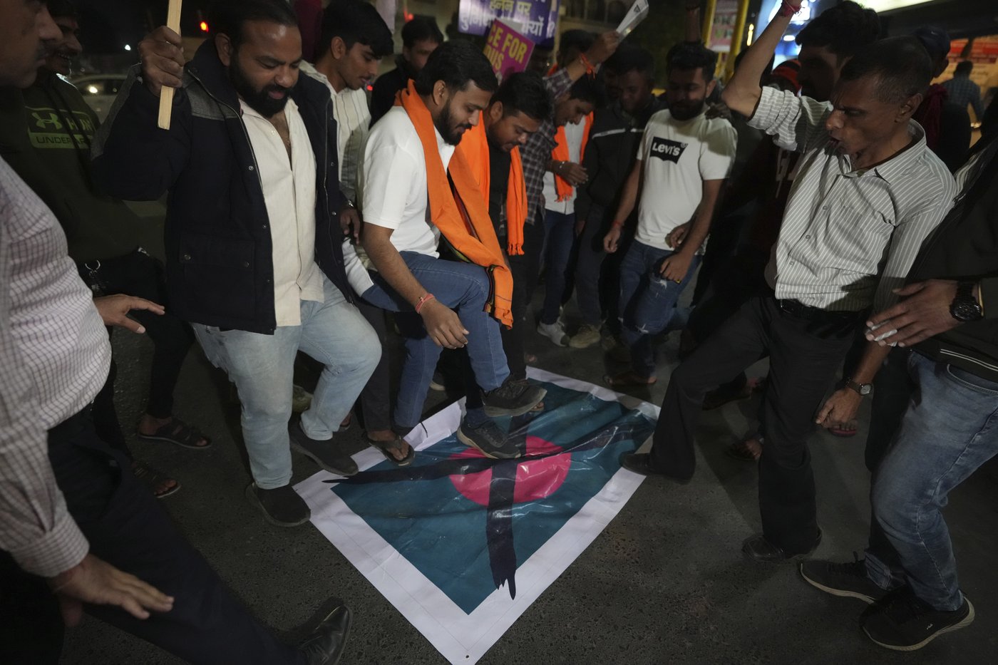 Supporters of Bangladesh Nationalist Party hold protest march as tensions continue with India | iNFOnews.ca