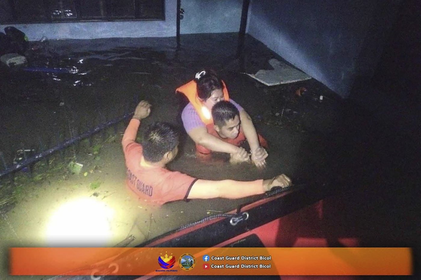 Floods in Philippines kill at least 9 and trap others on roofs as storm approaches | iNFOnews.ca Floods in Philippines kill at least 9 and trap others on roofs as storm approaches | iNFOnews.ca