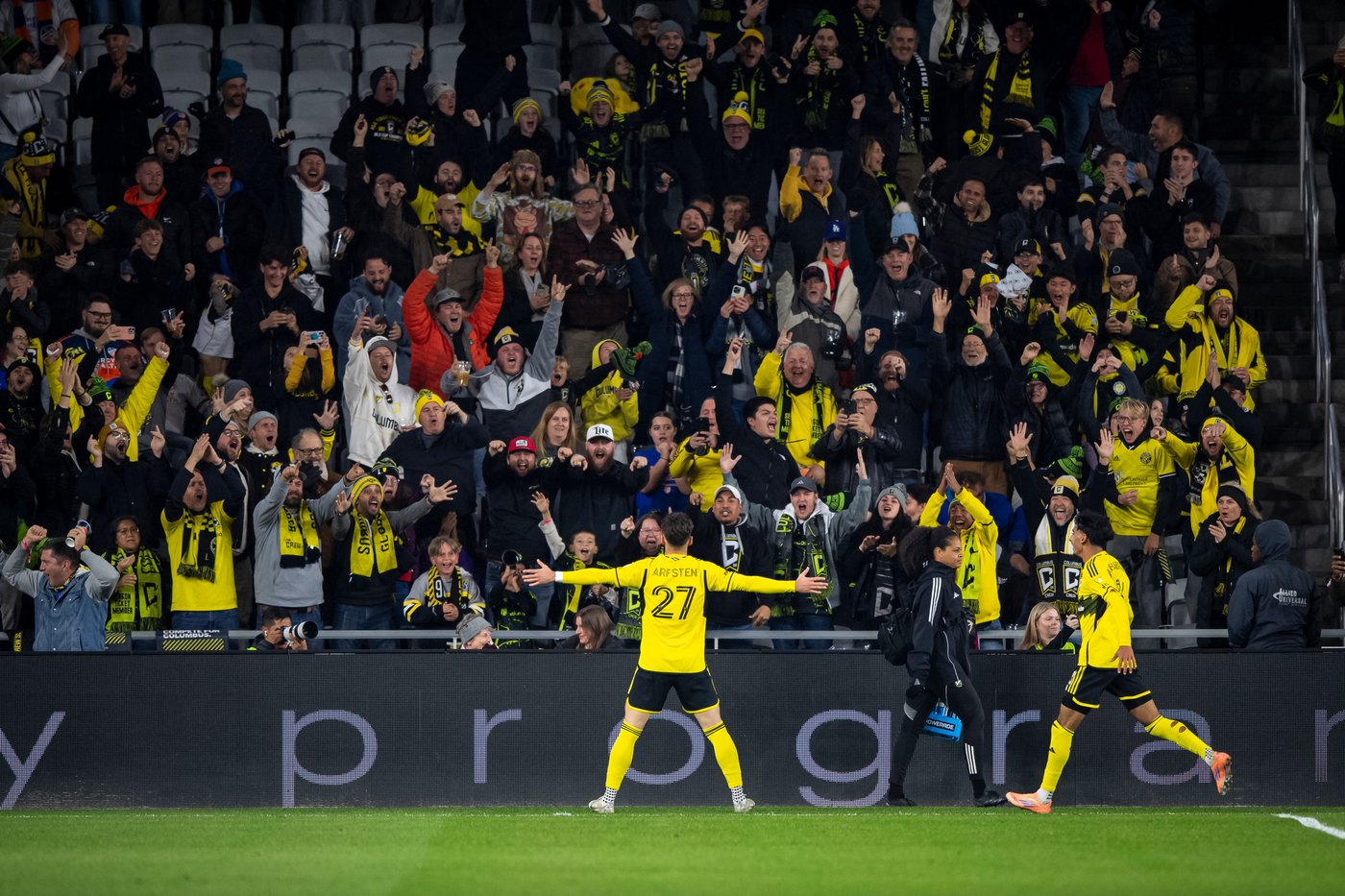 Arfsten, Crew avoid elimination, beat Cincinnati 4-0 to force decisive Game 3 | iNFOnews.ca Arfsten, Crew avoid elimination, beat Cincinnati 4-0 to force decisive Game 3 | iNFOnews.ca