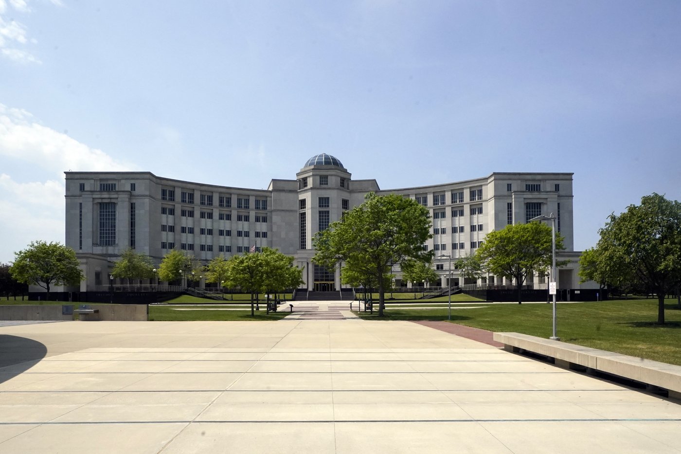 Michigan court bans mandatory life sentences for 19 and 20-year-olds in murder cases | iNFOnews.ca