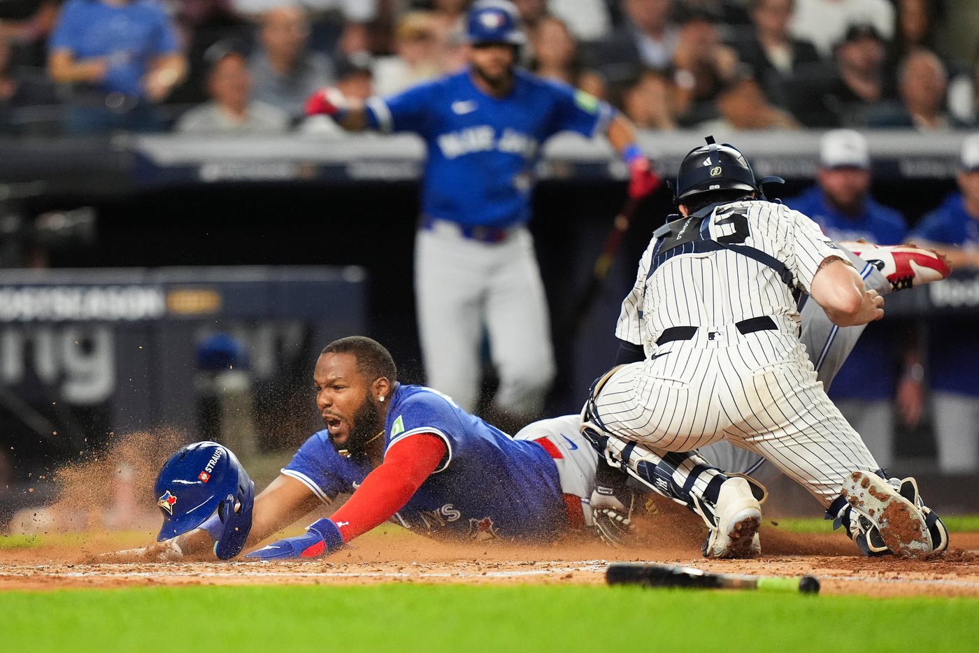 Blue Jays fans react to Vladimir Guerrero Jr.'s Superman-like slide in Game 3 of ALDS | iNFOnews.ca Blue Jays fans react to Vladimir Guerrero Jr.'s Superman-like slide in Game 3 of ALDS | iNFOnews.ca