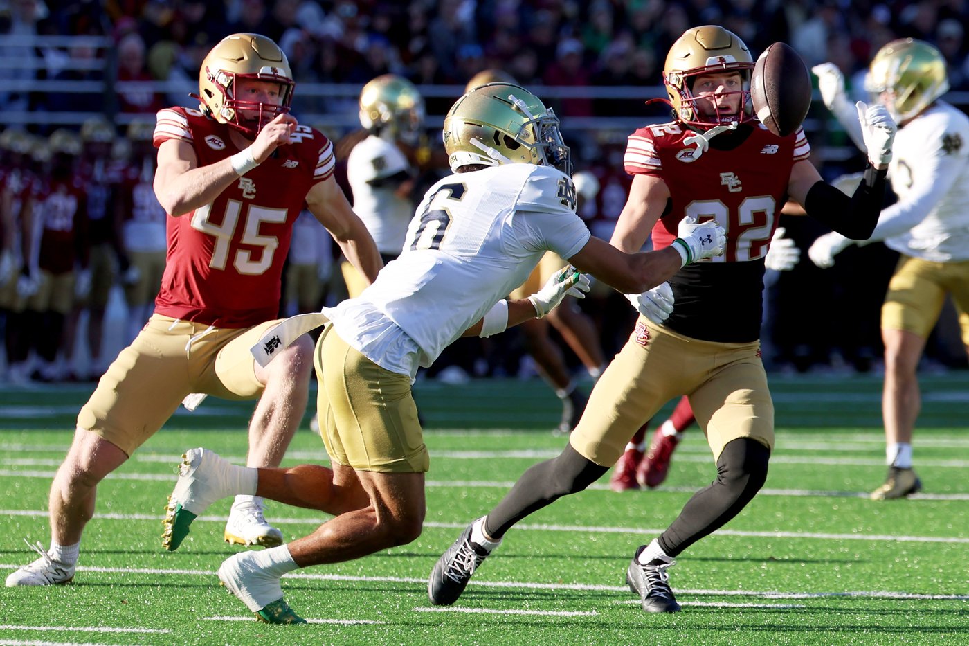 No. 12 Notre Dame escapes Boston College with 25-10 victory | iNFOnews.ca