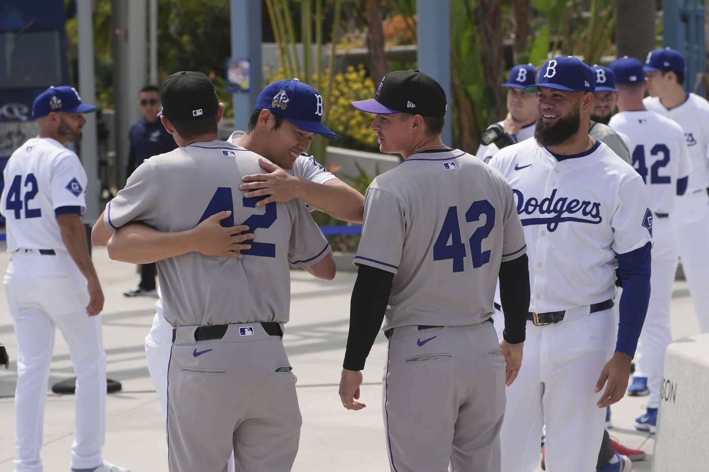 Baseball celebrates Jackie Robinson's legacy on 78th anniversary of breaking color barrier | iNFOnews.ca