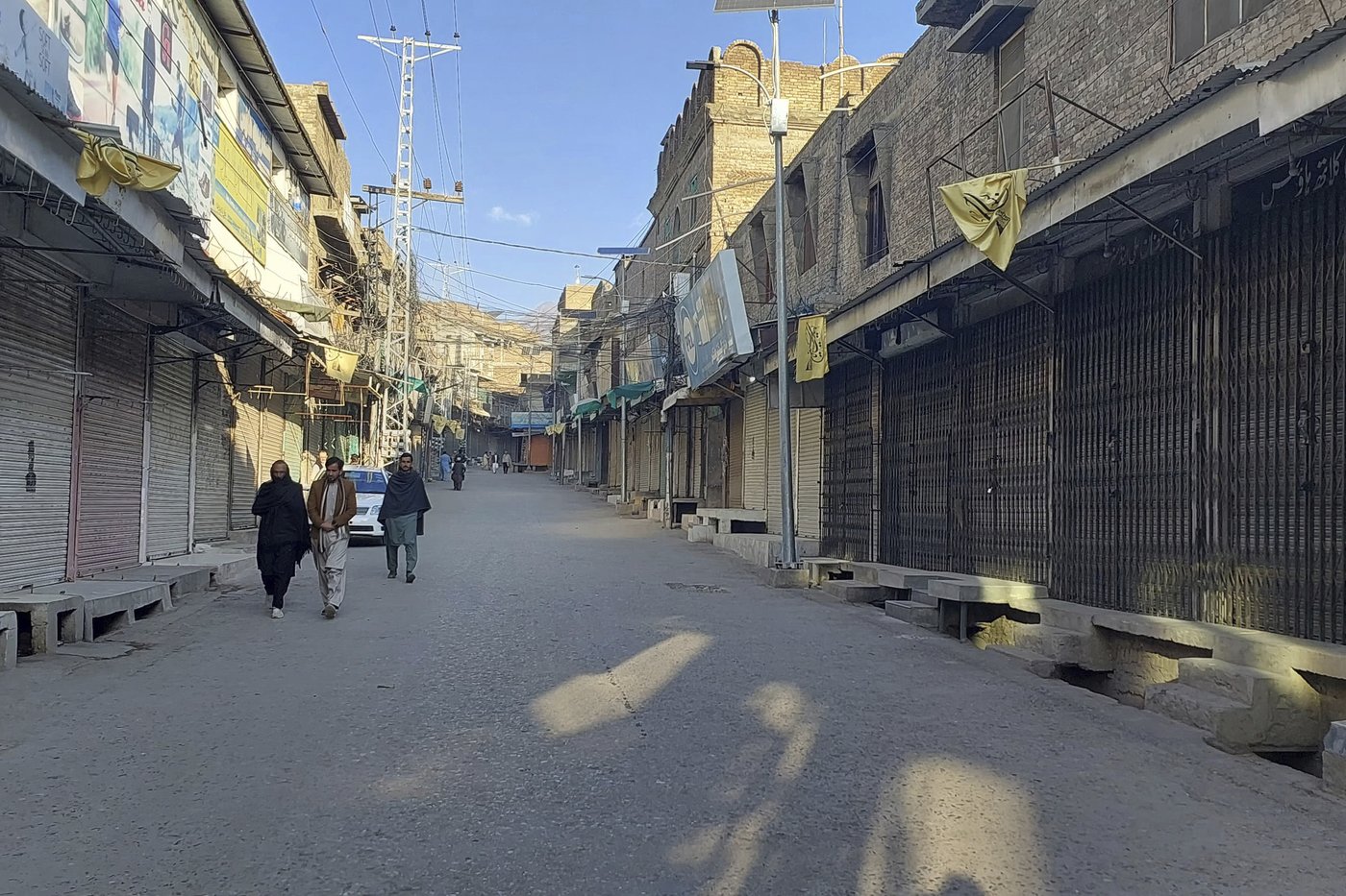 Pakistani city mourns 42 Shiite Muslims who were ambushed and killed in a gun attack | iNFOnews.ca Pakistani city mourns 42 Shiite Muslims who were ambushed and killed in a gun attack | iNFOnews.ca