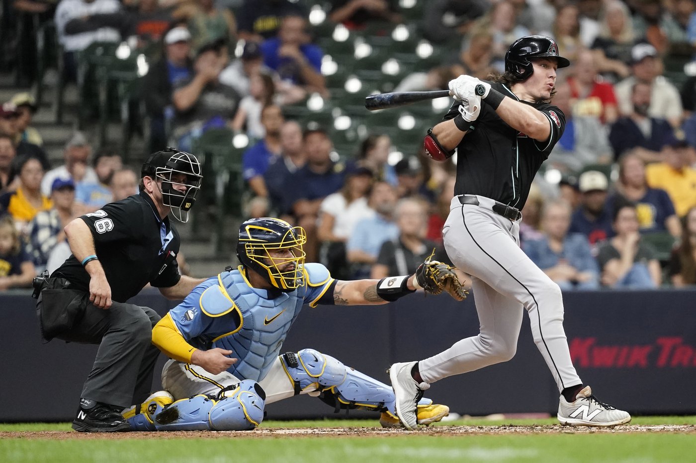 NL Central champion Brewers overcome 8-run deficit and beat Diamondbacks 10-9 | iNFOnews.ca NL Central champion Brewers overcome 8-run deficit and beat Diamondbacks 10-9 | iNFOnews.ca