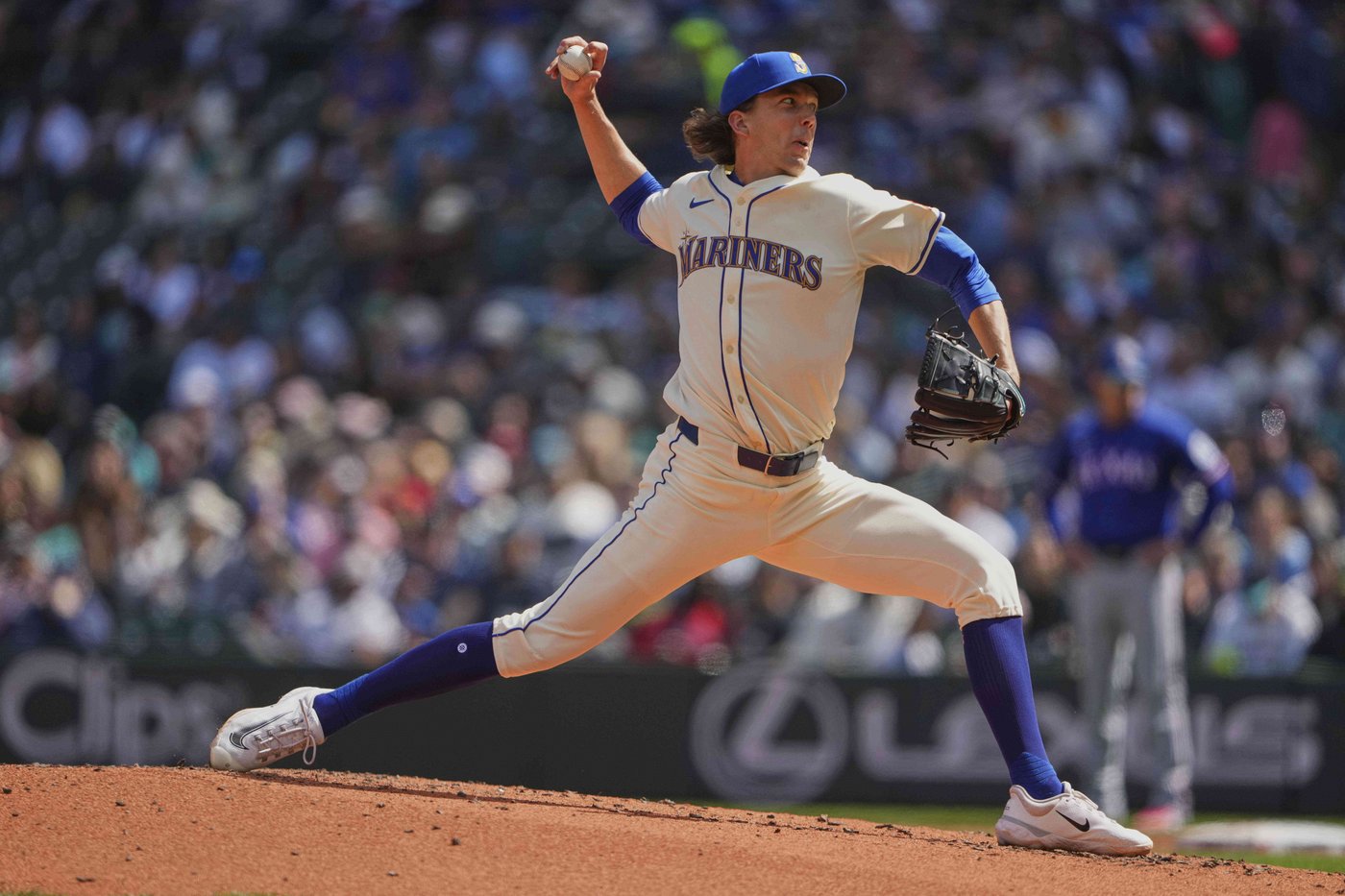 Mariners right-hander Logan Gilbert will start Monday against Red Sox | iNFOnews.ca