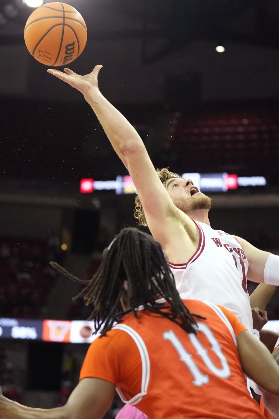 Blackwell, Tonje power No. 19 Wisconsin in an 87-84 comeback win over UT Rio Grande Valley | iNFOnews.ca Blackwell, Tonje power No. 19 Wisconsin in an 87-84 comeback win over UT Rio Grande Valley | iNFOnews.ca
