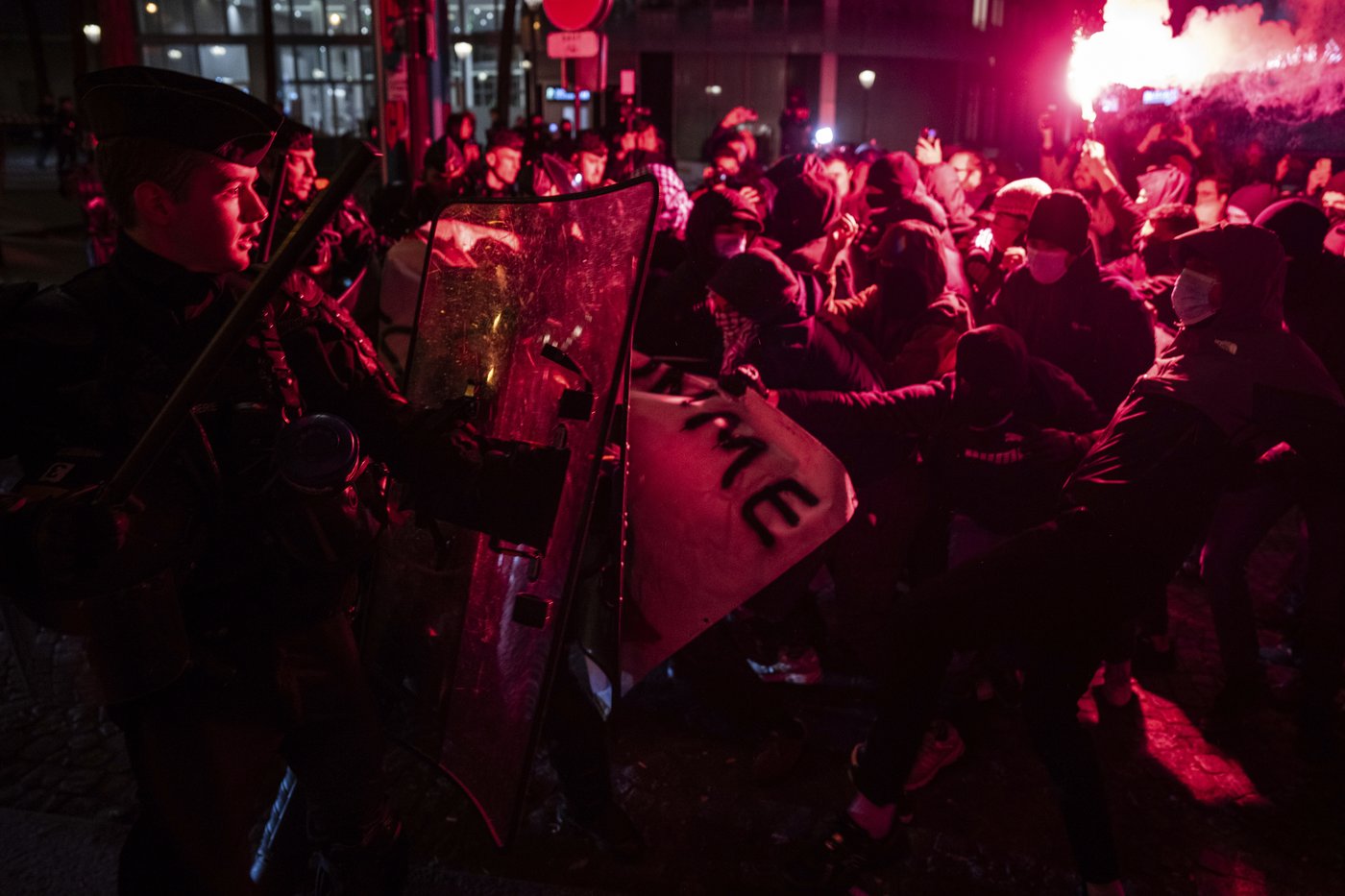 Protests erupt in Paris over pro-Israel gala organized by far-right figures | iNFOnews.ca