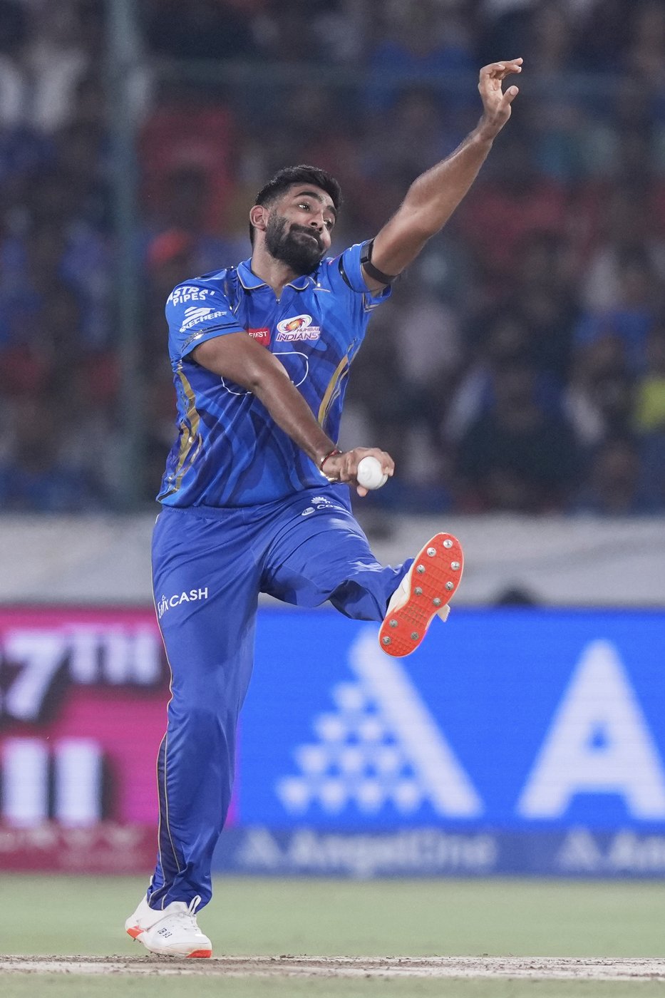 Boult and Sharma shine for Mumbai in massive 7-wicket victory over Hyderabad | iNFOnews.ca Boult and Sharma shine for Mumbai in massive 7-wicket victory over Hyderabad | iNFOnews.ca
