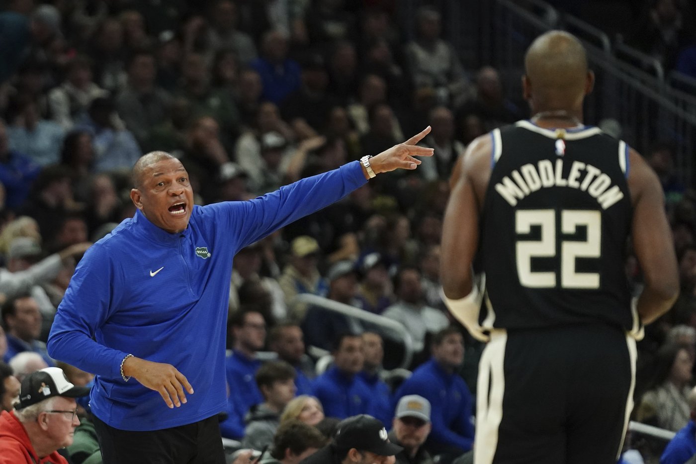 Lillard scores 30 as Bucks roll to a 122-93 victory over Magic | iNFOnews.ca