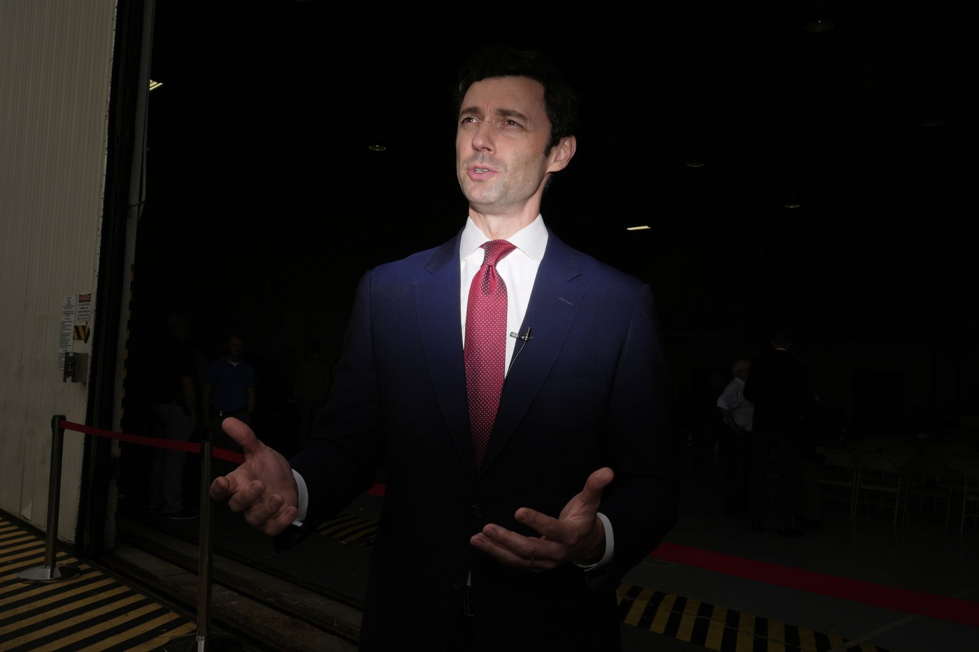 Balancing Trump criticism and bipartisanship, Democrat Jon Ossoff walks a fine line in Georgia | iNFOnews.ca Balancing Trump criticism and bipartisanship, Democrat Jon Ossoff walks a fine line in Georgia | iNFOnews.ca
