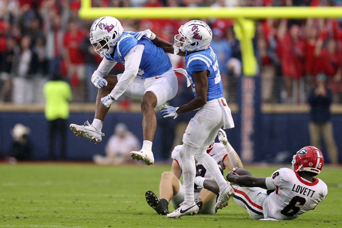 Dart and Davis help No. 16 Mississippi shut down No. 2 Georgia for 28-10 win | iNFOnews.ca Dart and Davis help No. 16 Mississippi shut down No. 2 Georgia for 28-10 win | iNFOnews.ca