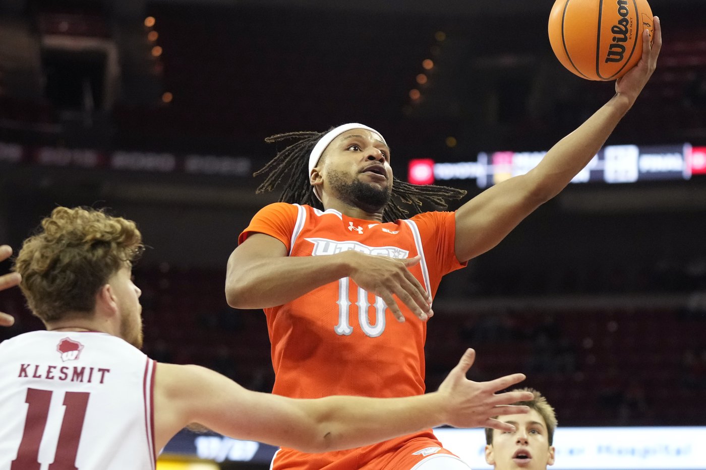 Blackwell, Tonje power No. 19 Wisconsin in an 87-84 comeback win over UT Rio Grande Valley | iNFOnews.ca Blackwell, Tonje power No. 19 Wisconsin in an 87-84 comeback win over UT Rio Grande Valley | iNFOnews.ca