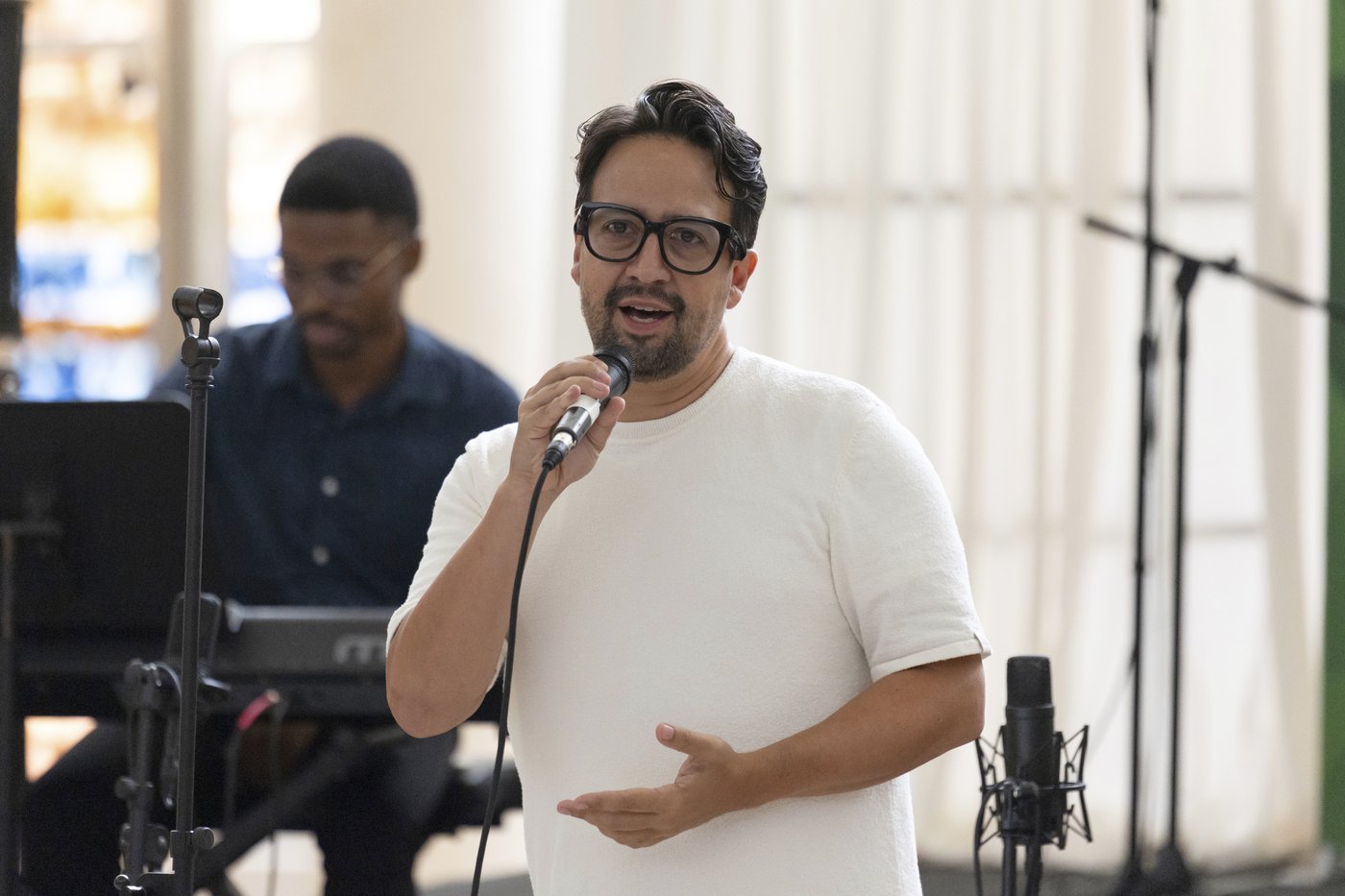 Lin-Manuel Miranda gave millions to Puerto Rican artists after Hurricane Maria. He's pledging more | iNFOnews.ca Lin-Manuel Miranda gave millions to Puerto Rican artists after Hurricane Maria. He's pledging more | iNFOnews.ca