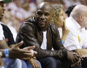 Spurs beat Heat 107-86 in Game 4 of NBA Finals to take 3-1 lead | iNFOnews.ca CP28739756