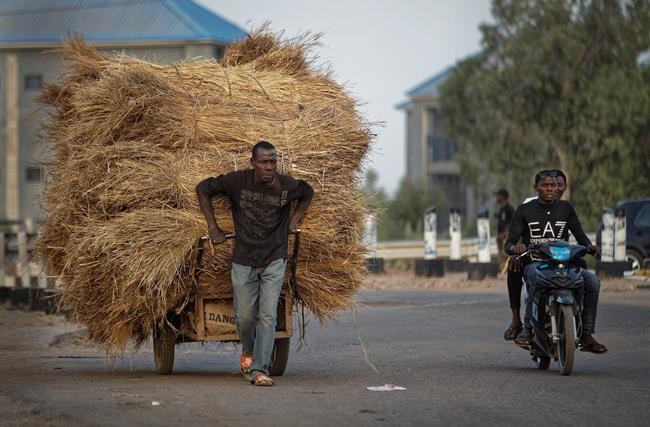 In Nigeria, election spectacle at odds with rampant poverty | iNFOnews.ca