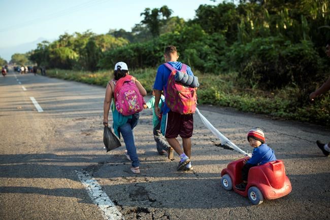 In migrant caravan, weary parents cite kids as motivation | iNFOnews.ca In migrant caravan, weary parents cite kids as motivation | iNFOnews.ca