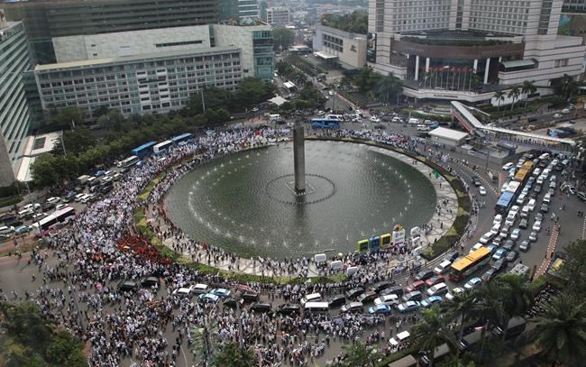 Several thousand join Indonesia protest over Rohingya plight | iNFOnews.ca Several thousand join Indonesia protest over Rohingya plight | iNFOnews.ca