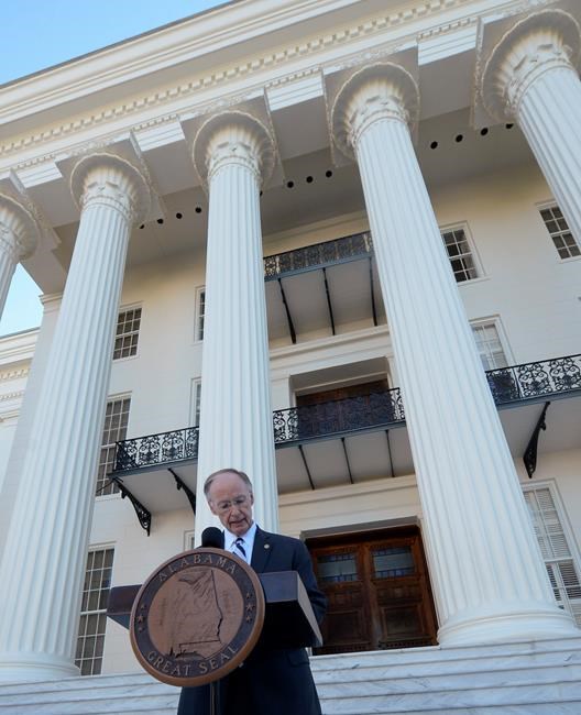 Alabama governor halts impeachment, not disparaging report | iNFOnews.ca