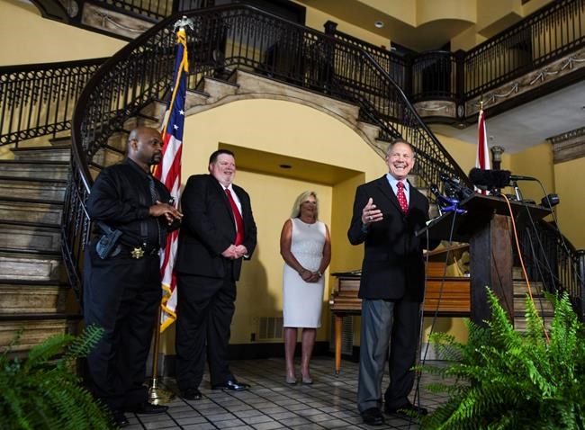 Roy Moore in uphill battle to woo skeptical Alabama voters | iNFOnews.ca Roy Moore in uphill battle to woo skeptical Alabama voters | iNFOnews.ca