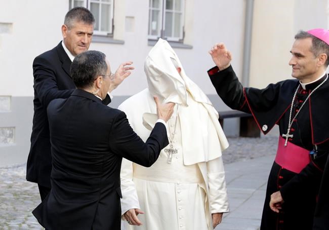 Pope: Priestly abuse scandals driving Catholic faithful away | iNFOnews.ca CP1097977459