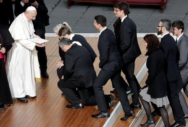 Pope allows all priests to absolve "grave sin" of abortion | iNFOnews.ca