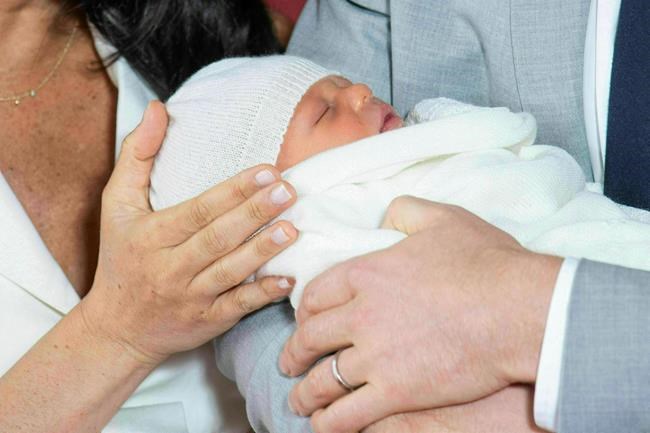 Prince Harry, Meghan say they won't name Archie's godparents | iNFOnews.ca