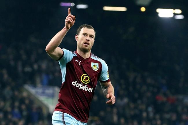 West Ham derails Chelsea's title hopes; Spurs beat Stoke 5-1 | iNFOnews.ca