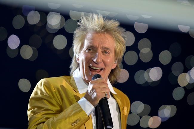 Da Ya Think I'm Sexy, Ma'am? Rod Stewart knighted by Queen | iNFOnews.ca