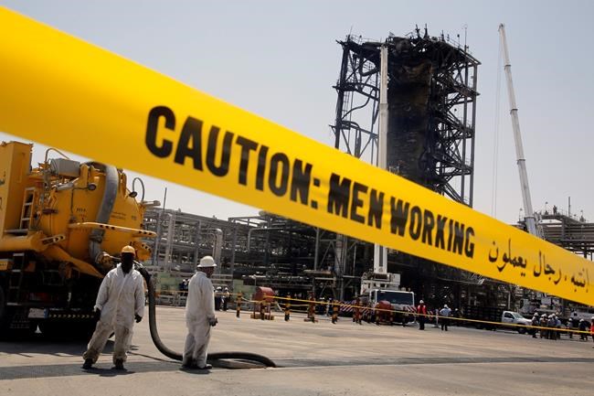 Journalists see heart of Saudi oil industry after attack | iNFOnews.ca