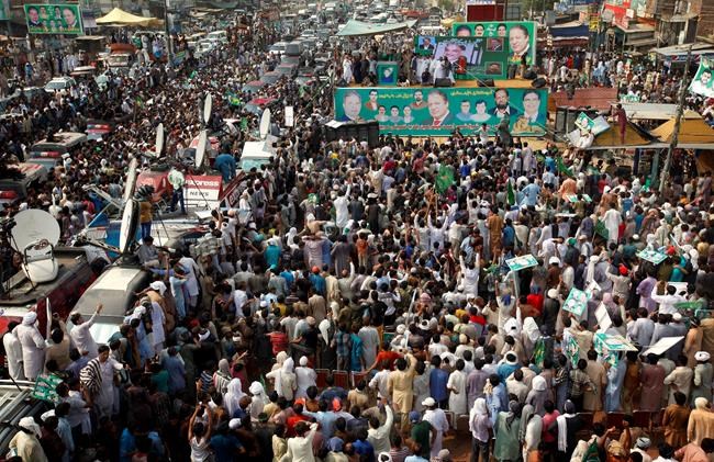 Deposed Pakistani PM calls for 'revolution' in talk to crowd | iNFOnews.ca