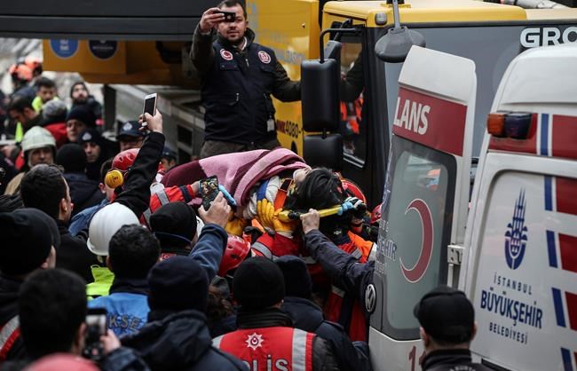 15 dead in Istanbul building collapse; 9 from one family | iNFOnews.ca