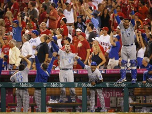 Extra exciting: Hosmer's 11th-inning HR puts Royals on brink of ALCS with 4-1 win over Angels | iNFOnews.ca CP30154330