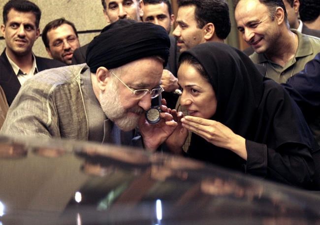 Anti-headscarf law activist sues Iran in US over harassment | iNFOnews.ca CP109818514
