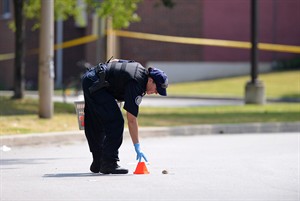 Mayor Ford to discuss Toronto guns and gangs problem with PM Harper | iNFOnews.ca CP19505998