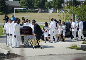 Toronto shooting victim helped "the very kids that are picking up the guns" | iNFOnews.ca CP19497906