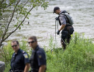 Police continue land and water search for body parts west of Toronto | iNFOnews.ca CP19832708