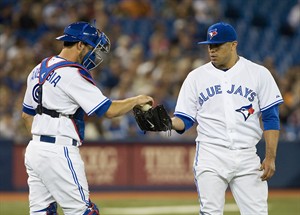 Blue Jays catcher J.P. Arencibia set to miss six weeks with fractured right hand | iNFOnews.ca CP19526262
