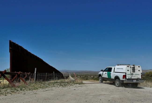 60 Arizona National Guard troops arrive at Mexico border | iNFOnews.ca 60 Arizona National Guard troops arrive at Mexico border | iNFOnews.ca