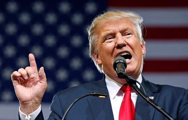 Trump backtracks on guns-in-clubs statement | iNFOnews.ca