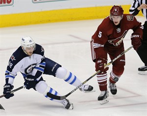 Boedker scores twice, Coyotes net 3 power-play goals in 4-1 win over Jets | iNFOnews.ca CP31407655